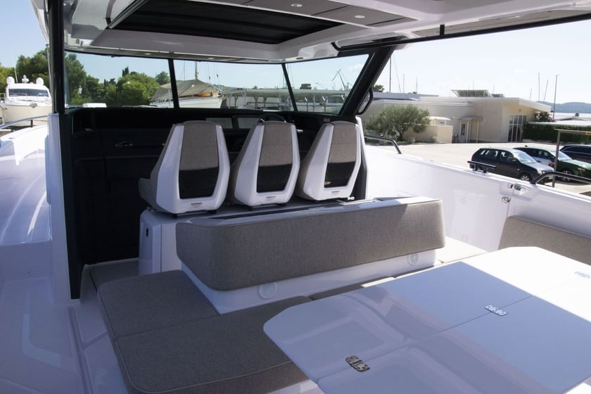 Seget Donji Motorboot 2 Kabine 4 Liegeplätze 12 Gäste 13.91 m Nummer des Inserats: #26029 5