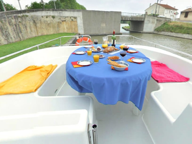 Portiragnes Lancha motora Cabina 4  10  literas 10  invitados 14.25 m Número de anuncio: #26093 3
