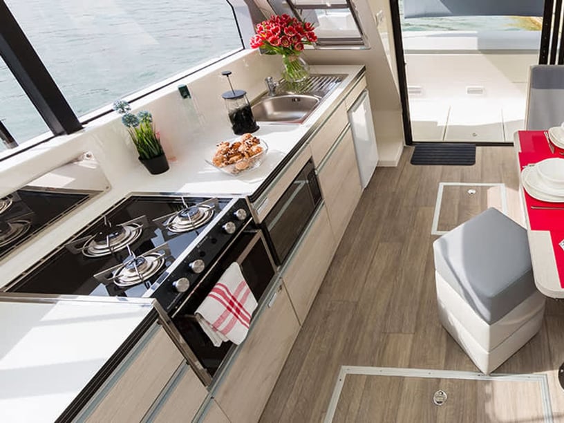 Homps Bateau à moteur Cabine 2  Couchettes 5  Invités 5  11.5 m Numéro de l'annonce: #26114 5