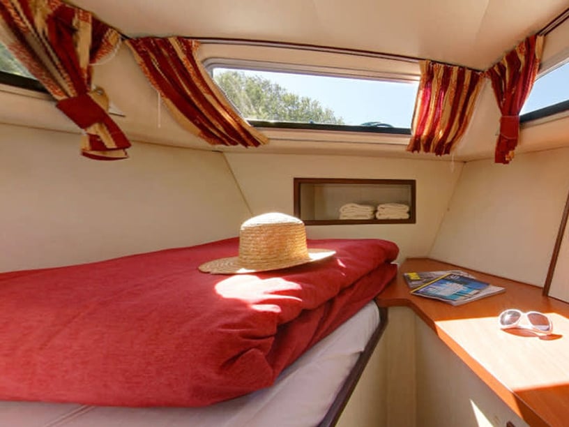 Decize Bateau à moteur Cabine 3  Couchettes 6  Invités 6  12.75 m Numéro de l'annonce: #26118 4