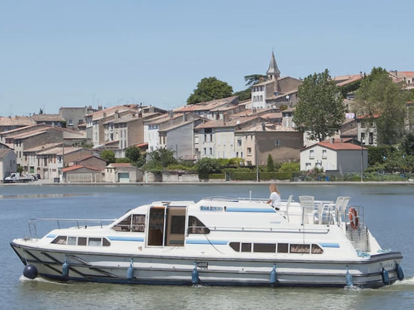 Rheinsberg Sürat Teknesi 3 kabin Konaklama 6 kişi Seyir 6 kişi 12.8 m İlan No: #26120