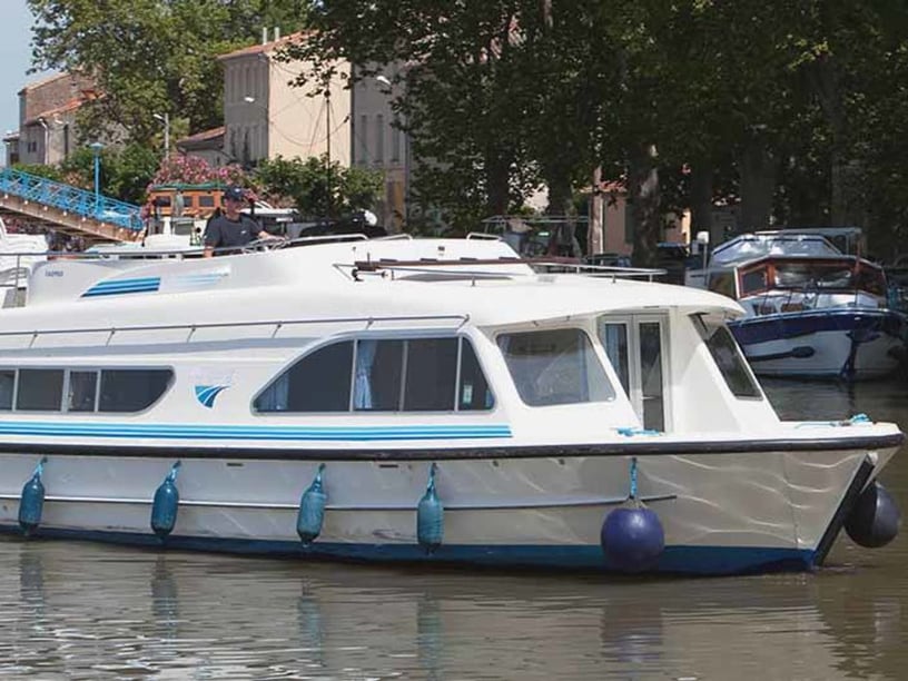 Branges Motorboat 3 cabin 8 berths 8 guests 13.25 m Listing Number: #26188