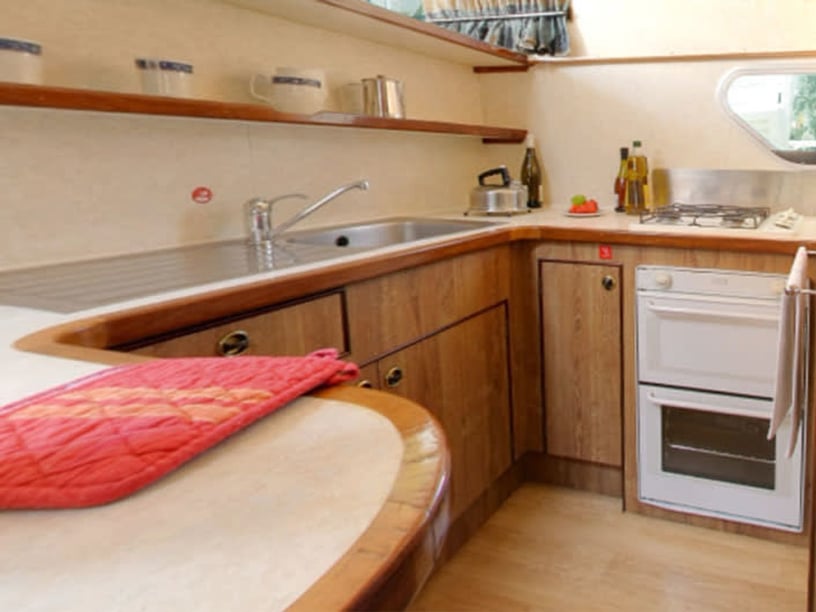 Castelnaudary  Sürat Teknesi 3 kabin Konaklama 6 kişi Seyir 6 kişi 12.8 m İlan No: #26207 4