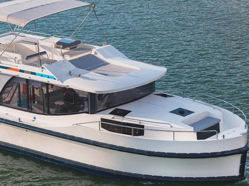 Portiragnes Lancha motora Cabina 2  5  literas 5  invitados 11.5 m Número de anuncio: #26236