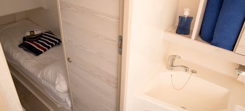 Saint-Jean-de-Losne Motorboat 3 cabin 7 berths 7 guests 13 m Listing Number: #26238 5