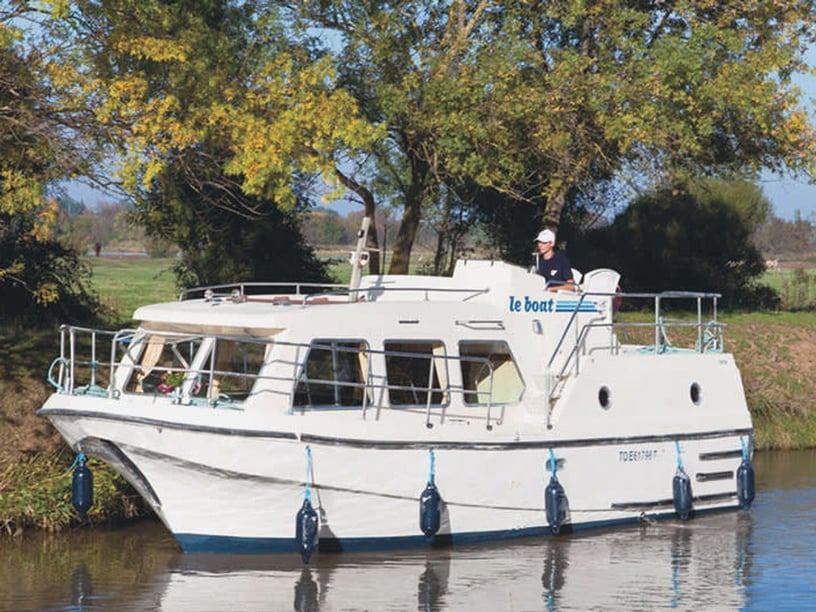 Le Mas d´Agenais Motorboat 1 cabin 5 berths 5 guests 9 m Listing Number: #26307