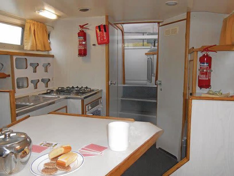 Spean Bridge Bateau à moteur Cabine 1  Couchettes 2  Invités 4  8.25 m Numéro de l'annonce: #26311 2