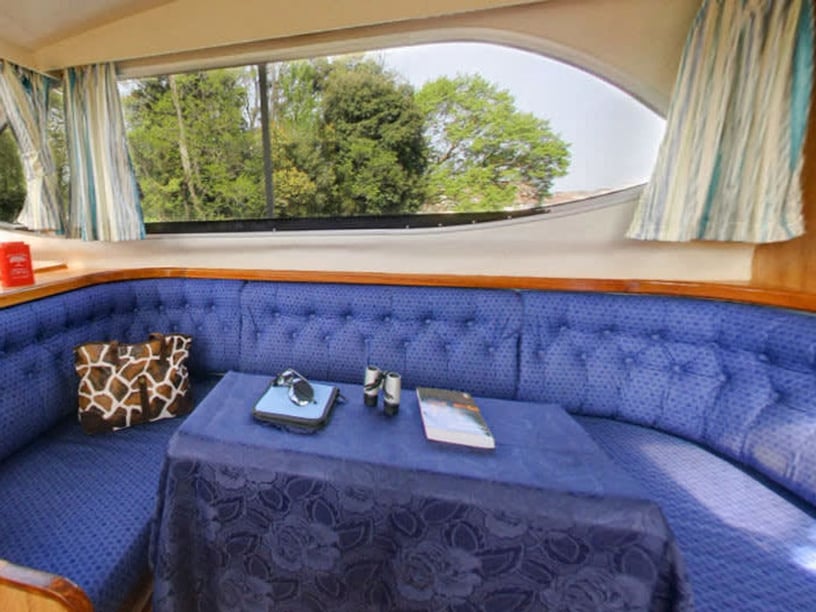 Vinkeveen Motorboat 2 cabin 6 berths 6 guests 10.2 m Listing Number: #26319 2