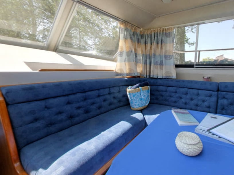 Saint Gilles Motorboat 3 cabin 6 berths 6 guests 12.8 m Listing Number: #26398 5