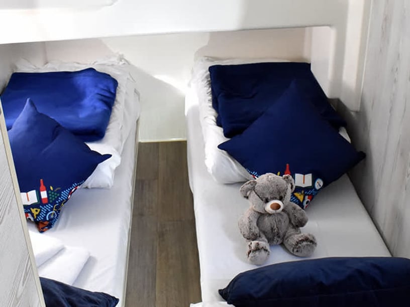 Rheinsberg Motorboat 4 cabin 9 berths 9 guests 13 m Listing Number: #26501 4