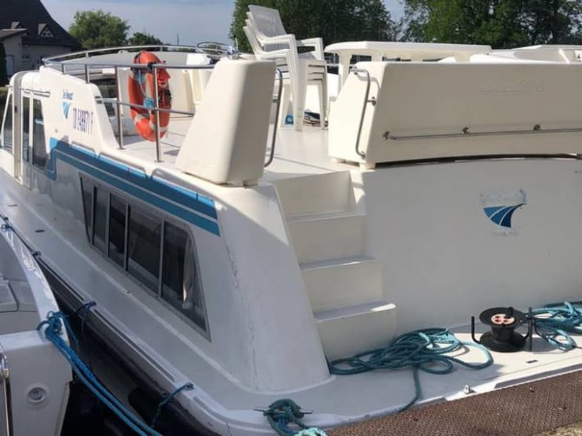 Branges Bateau à moteur Cabine 3  Couchettes 6  Invités 6  12.75 m Numéro de l'annonce: #26518 5