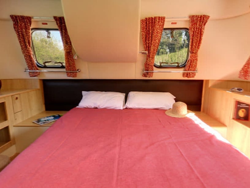 Branges Motorboat 2 cabin 6 berths 6 guests 13.25 m Listing Number: #26552 3