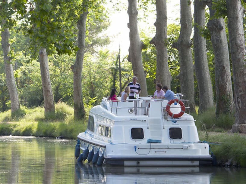 Saint-Jean-de-Losne Motorboat 4 cabin 10 berths 10 guests 14.25 m Listing Number: #26554