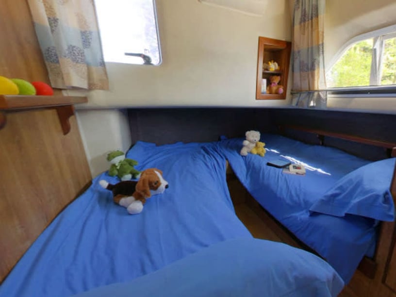 Saint-Jean-de-Losne Motorboat 3 cabin 6 berths 6 guests 12.8 m Listing Number: #26611 5