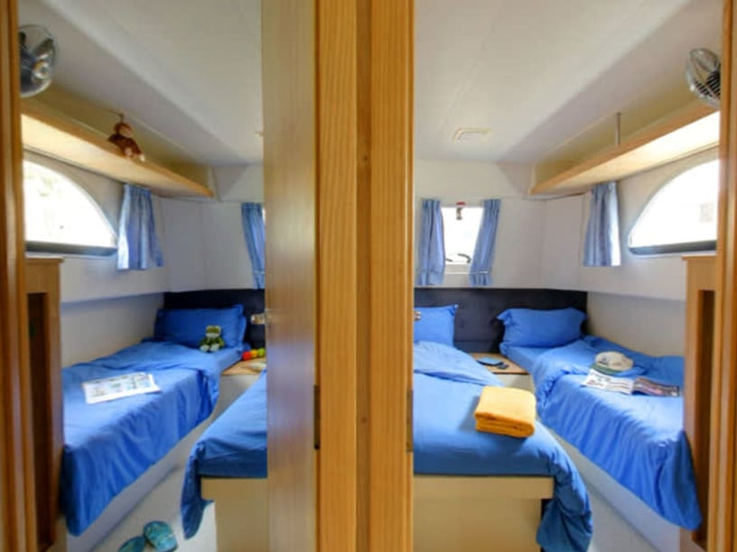 Homps Motorboat 4 cabin 10 berths 10 guests 14.25 m Listing Number: #26616 4