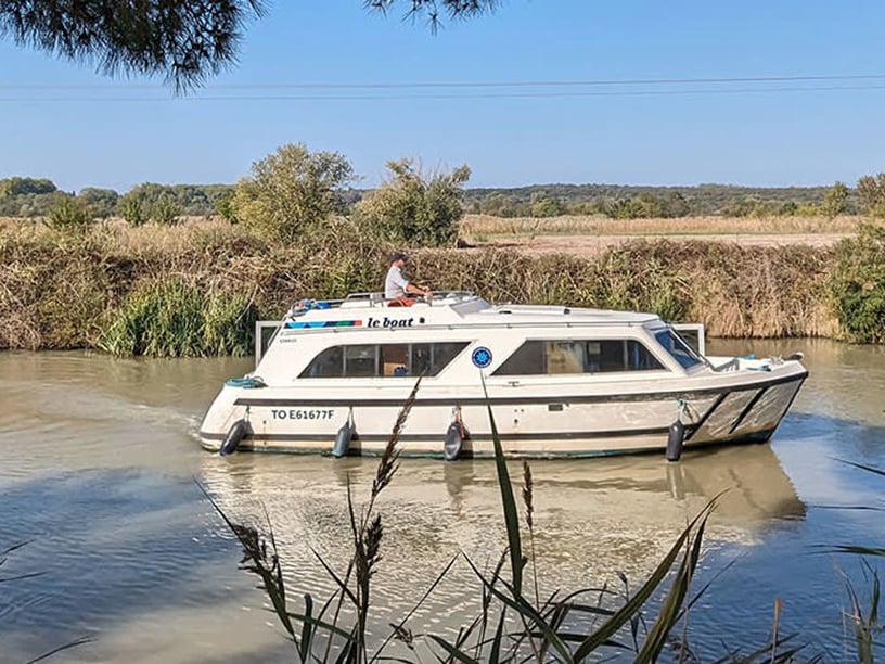 Nieuport Bateau à moteur Cabine 1  Couchettes 4  Invités 4  8.8 m Numéro de l'annonce: #26638