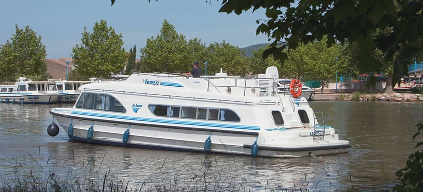 Castelnaudary  Motorboat 3 cabin 8 berths 8 guests 13.25 m Listing Number: #26657 4
