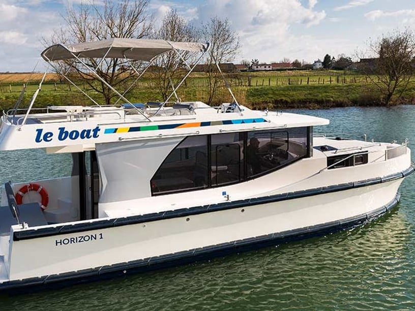 Smiths Falls Motorboot 2 Kabine 5 Liegeplätze 5 Gäste 11.5 m Nummer des Inserats: #26665