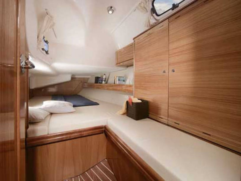 Palma de Mallorca Sailboat 3 cabin 6 berths 6 guests 12.35 m Listing Number: #267 4