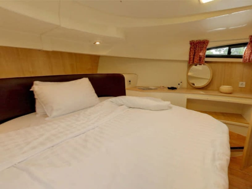 Le Mas d´Agenais Motorboat 3 cabin 8 berths 8 guests 13.25 m Listing Number: #26744 3