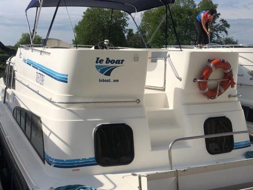 Saint-Jean-de-Losne Motorboat 3 cabin 8 berths 8 guests 13.25 m Listing Number: #26756 4