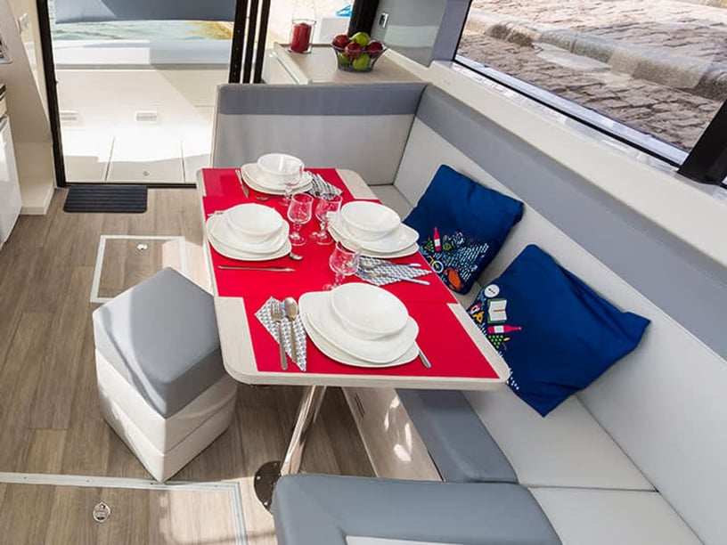 Carrick on Shannon Motorboat 2 cabin 5 berths 5 guests 11.5 m Listing Number: #26759 4