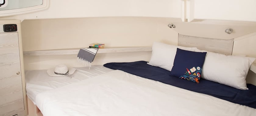 Peterborough Motorboot 3 Kabine 7 Liegeplätze 7 Gäste 13 m Nummer des Inserats: #26764 3