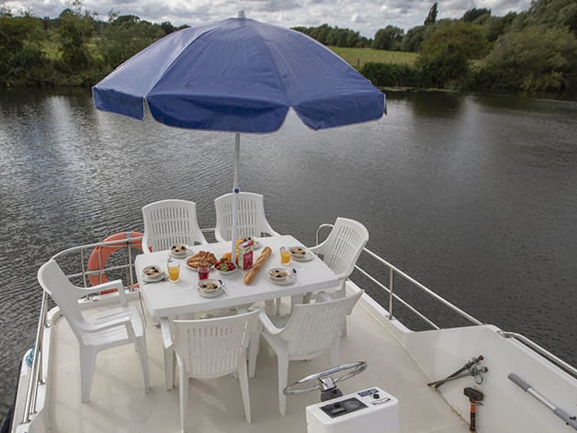 Rheinsberg Bateau à moteur Cabine 3  Couchettes 6  Invités 6  11.9 m Numéro de l'annonce: #26773 3