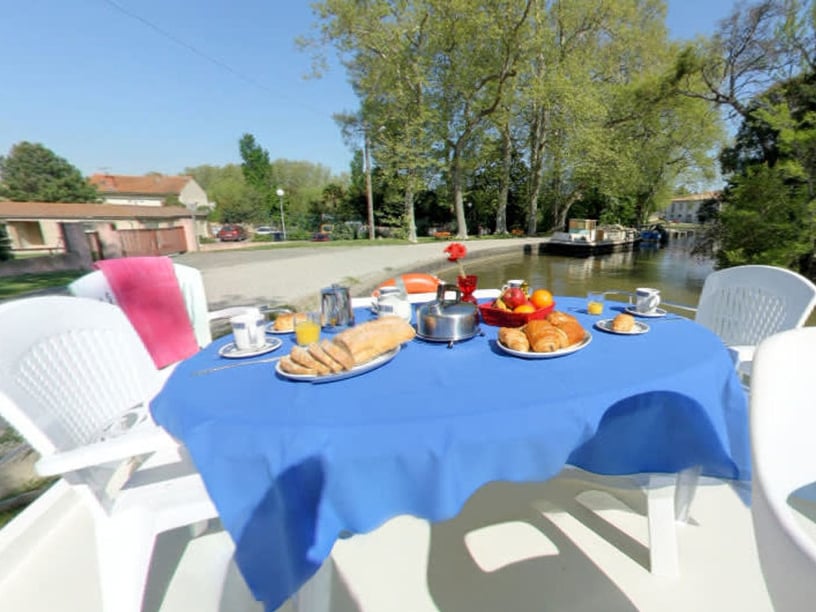 Castelnaudary  Motorboat 3 cabin 6 berths 6 guests 12.8 m Listing Number: #26780 4