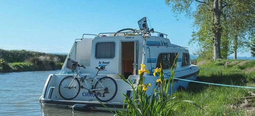 Portiragnes Motorboot 1 Kabine 4 Liegeplätze 4 Gäste 8.8 m Nummer des Inserats: #26823 5