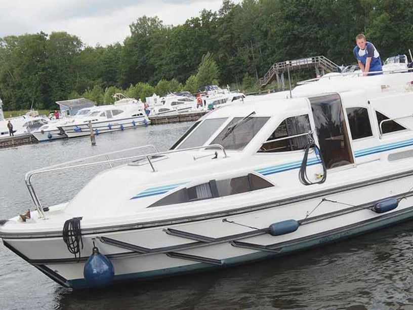 Vinkeveen Bateau à moteur Cabine 2  Couchettes 6  Invités 6  9 m Numéro de l'annonce: #26852