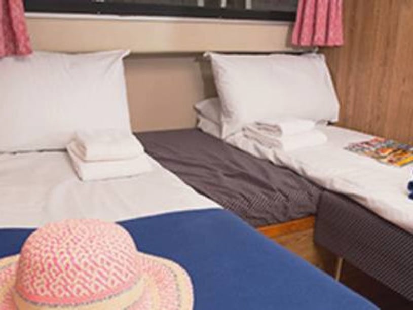 Portiragnes Motorboat 1 cabin 4 berths 4 guests 8.8 m Listing Number: #26859 5