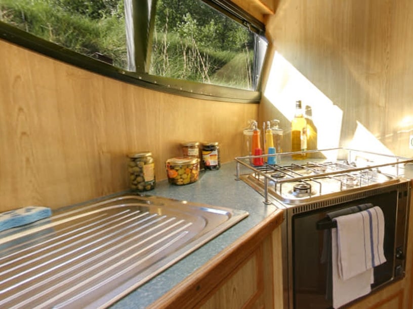 Trèbes Bateau à moteur Cabine 2  Couchettes 6  Invités 6  12 m Numéro de l'annonce: #26909 4