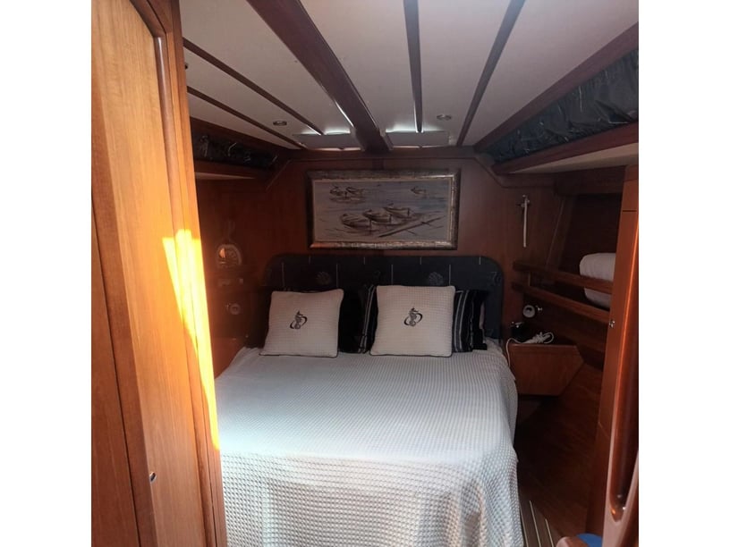 Atenas Velero Cabina 3  8  literas 8  invitados 15.56 m Número de anuncio: #26948 2