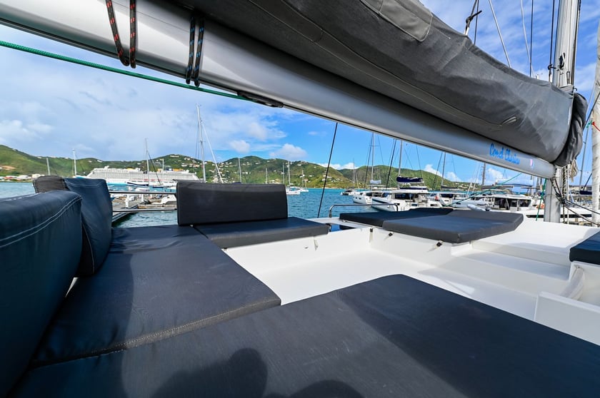 Road Town Catamaran Cabine 5  10  slaapplaatsen 12  gasten 14.96 m Lijstnummer: #26962 3