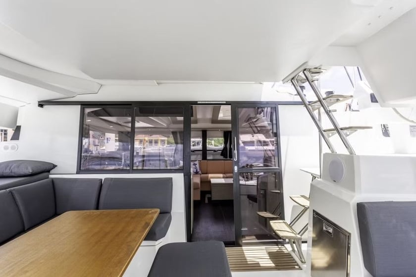 Road Town Katamaran 4 Kabine 8 Liegeplätze 8 Gäste 13.45 m Nummer des Inserats: #26963 4