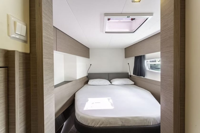 Road Town Katamaran 4 Kabine 8 Liegeplätze 8 Gäste 13.45 m Nummer des Inserats: #26963 5