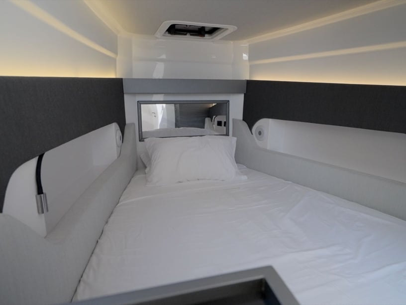 Torre Annunziata Yacht a motore cabina 2  cuccette 4  18  ospiti 15.8 m Numero dell'inserzione: #26971 2