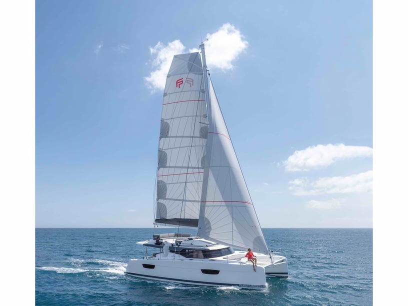 Cogolin Catamaran Cabine 4  8  slaapplaatsen 8  gasten 13.45 m Lijstnummer: #26994