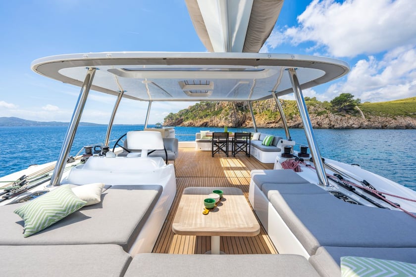 Capo d'Orlando Catamarán Cabina 5  10  literas 10  invitados 19.77 m Número de anuncio: #26995 4