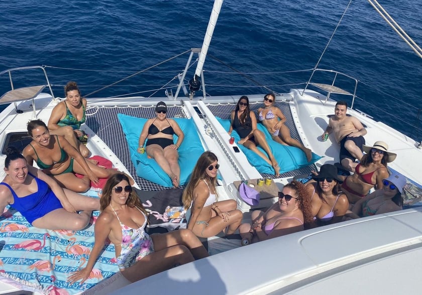 Santa Eulalia del Río Catamarán Cabina 4  8  literas 12  invitados 13.99 m Número de anuncio: #27002