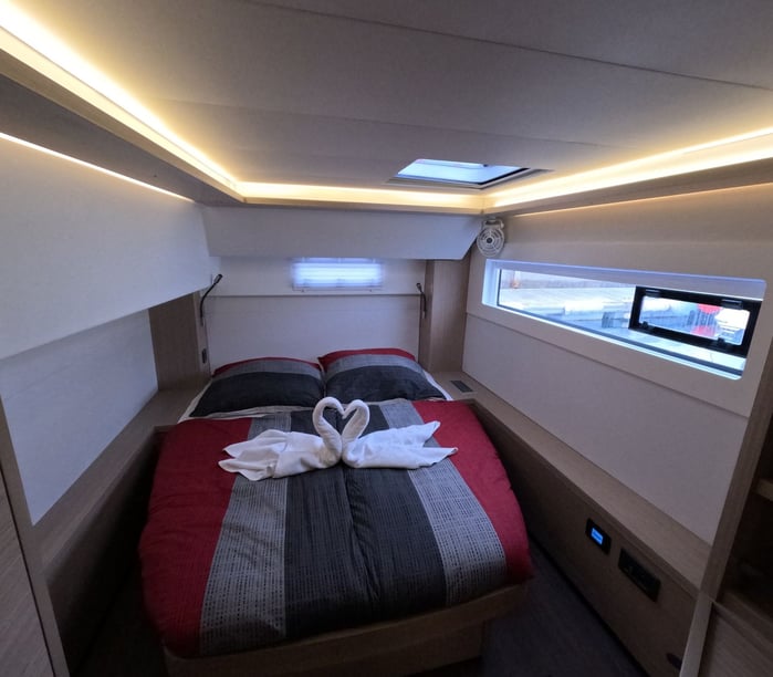 Santa Eulalia del Río Catamarán Cabina 4  8  literas 12  invitados 13.99 m Número de anuncio: #27002 2