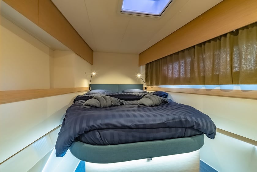 Phuket Catamaran Cabine 3  Couchettes 6  Invités 12  13.71 m Numéro de l'annonce: #27004 5