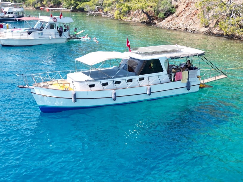 Gocek Motorjacht Cabine 2  4  slaapplaatsen 6  gasten 12 m Lijstnummer: #27017 2