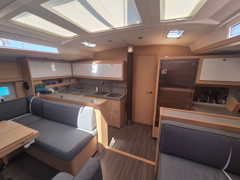 Castiglioncello Sailboat 3 cabin 6 berths 12 guests 16.33 m Listing Number: #27024 4