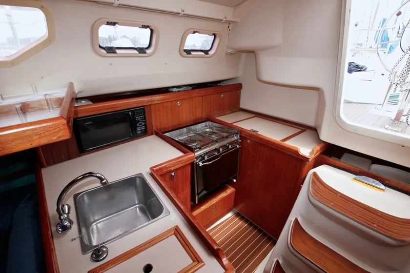 Castellammare del Golfo Sailboat 2 cabin 4 berths 4 guests 9.63 m Listing Number: #27040 3