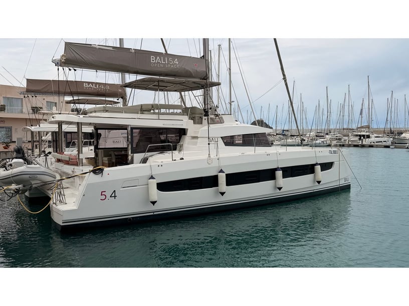 Capo d'Orlando Catamaran 5 cabin 10 berths 10 guests 16.8 m Listing Number: #27041