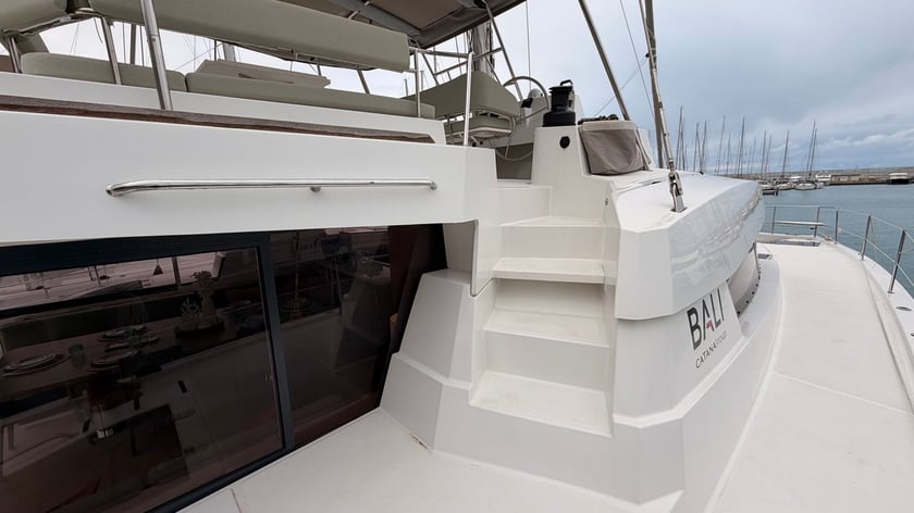 Capo d'Orlando Catamaran 5 cabin 10 berths 10 guests 16.8 m Listing Number: #27041 5
