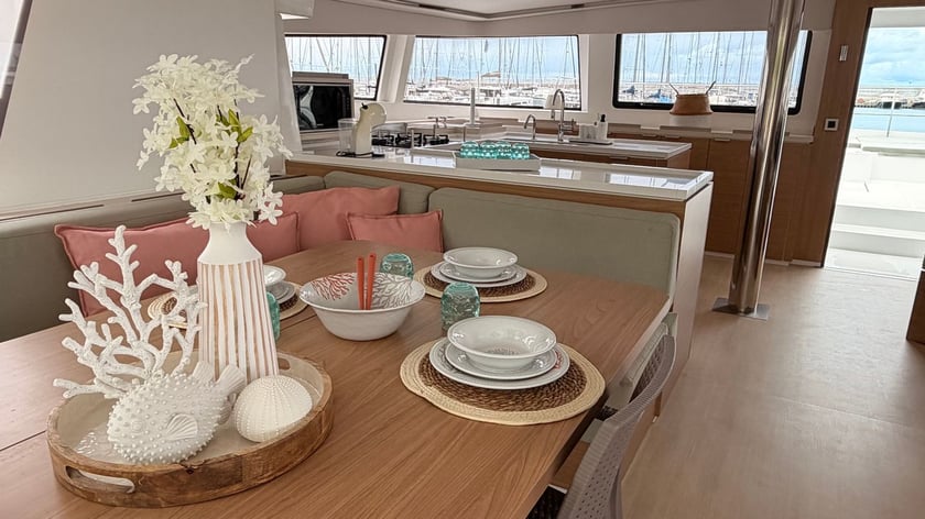 Capo d'Orlando Catamaran 5 cabin 10 berths 10 guests 16.8 m Listing Number: #27041 4