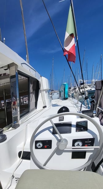 Golfo Aranci Katamaran 4 Kabine 8 Liegeplätze 8 Gäste 11.78 m Nummer des Inserats: #27087 4